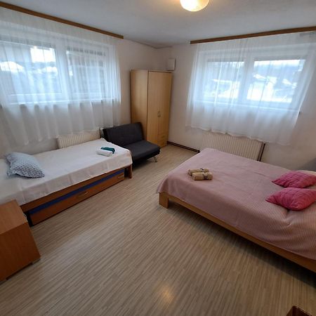 Apartments Bukor With Seasonal Pool Lukovica pri Domzalah Екстер'єр фото