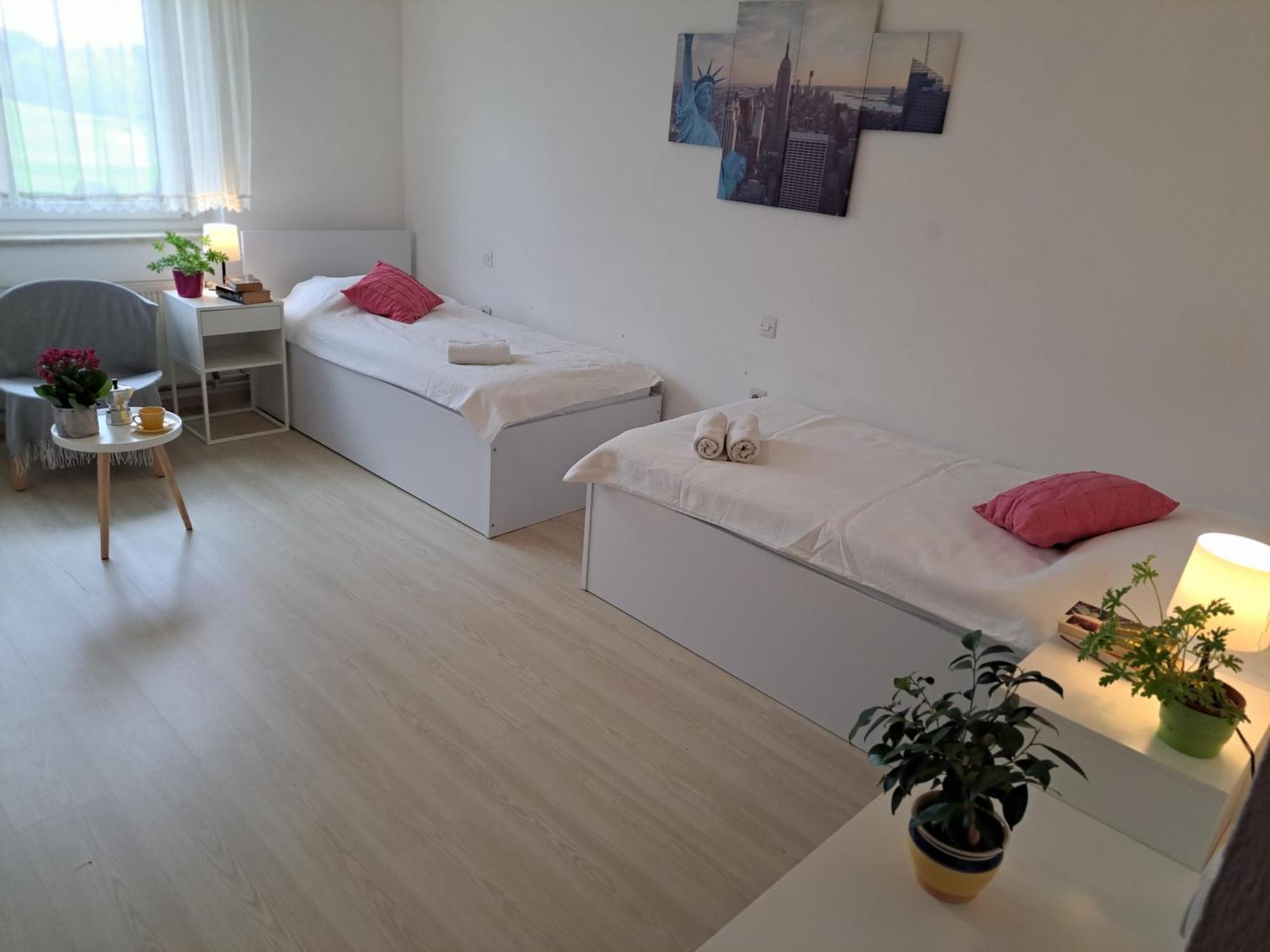 Apartments Bukor With Seasonal Pool Lukovica pri Domzalah Екстер'єр фото