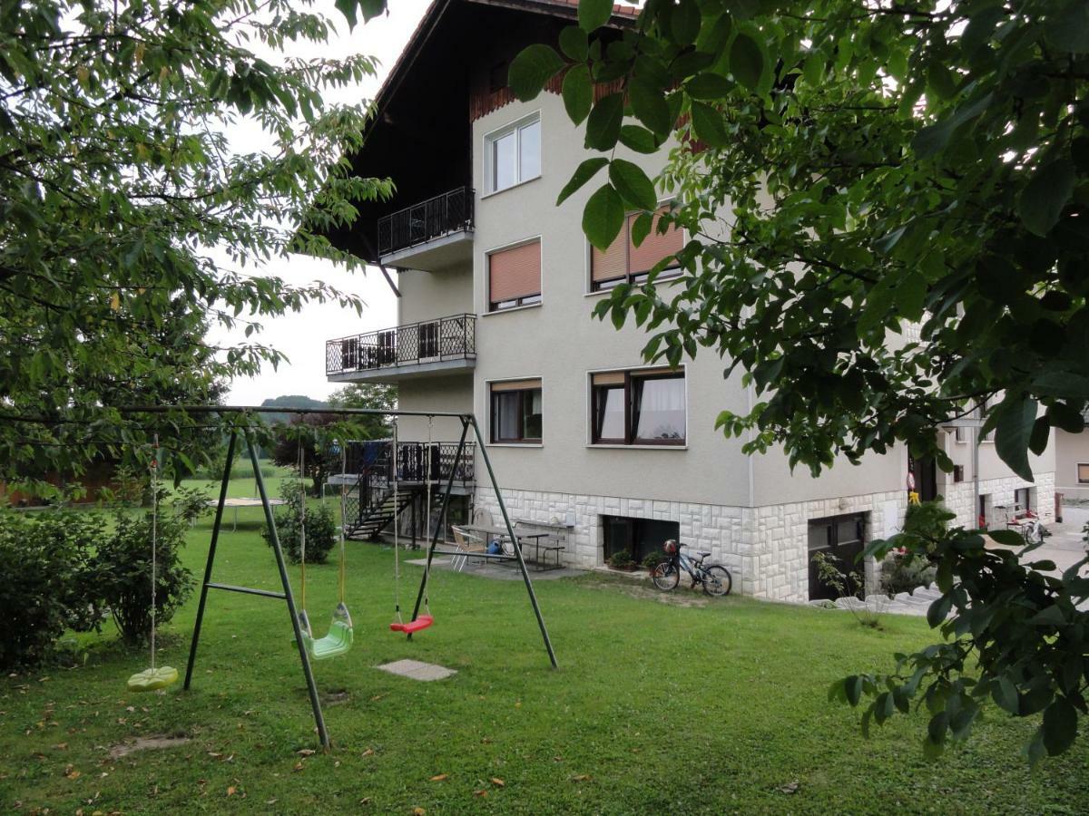 Apartments Bukor With Seasonal Pool Lukovica pri Domzalah Екстер'єр фото